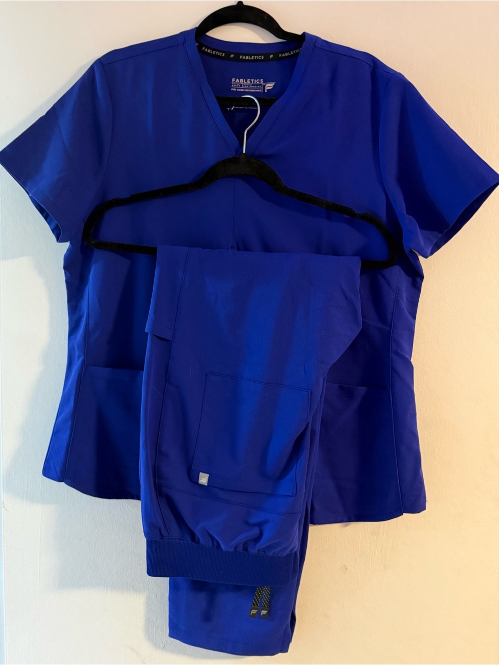 Fabletics V-Neck Scrub Top and Pants Regular Fit Size Large in Galaxy Blue NWOT